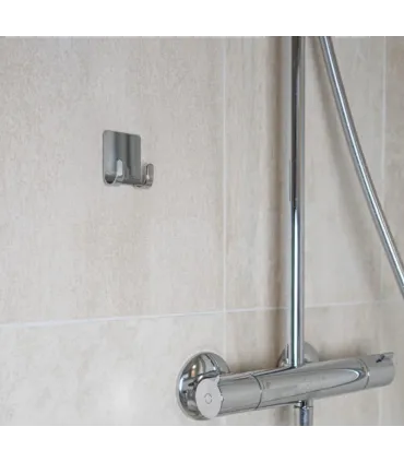 Jednoduchý samolepiaci vešiak z leštenej nehrdzavejúcej ocele